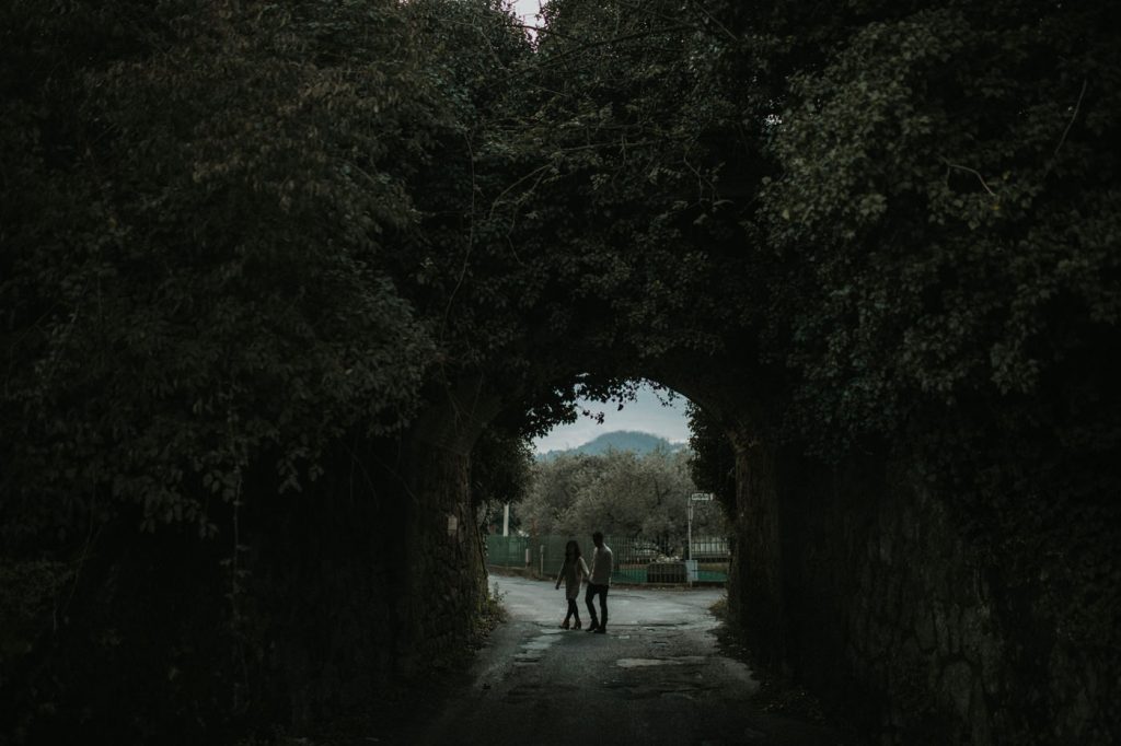 italy-prewedding-intimate-outdoor-session-wedding-photographer-beautiful-artistic-terri-travins