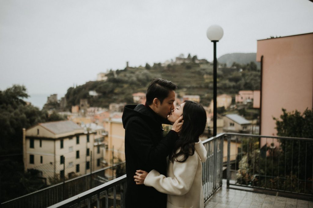 italy-prewedding-intimate-outdoor-session-wedding-photographer-beautiful-artistic-terri-travins