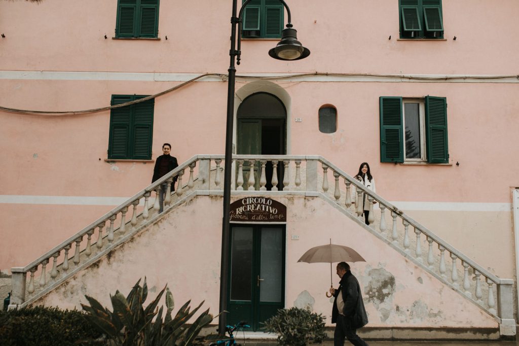 italy-prewedding-intimate-outdoor-session-wedding-photographer-beautiful-artistic-terri-travins