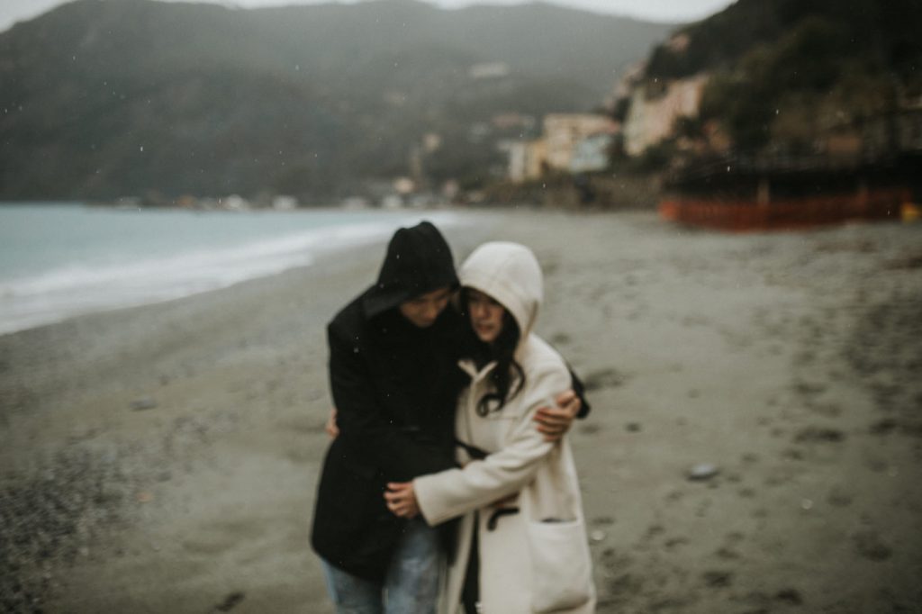 italy-prewedding-intimate-outdoor-session-wedding-photographer-beautiful-artistic-terri-travins